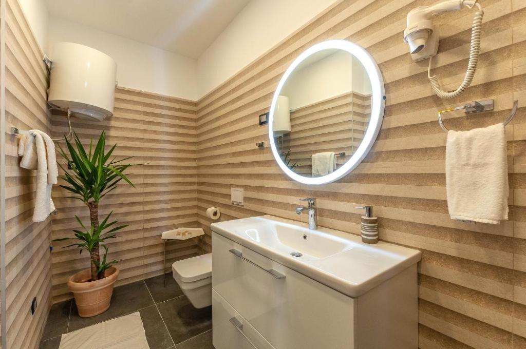 X Boutique Marinac Studio Apartments & Rooms Šibenik Eksteriør billede